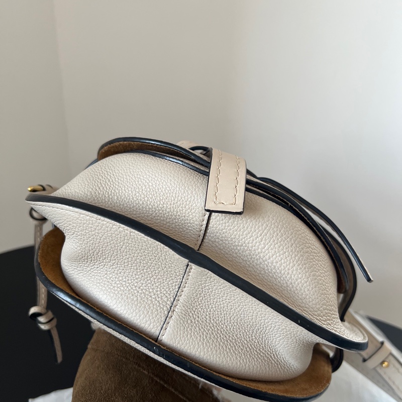Loewe燕麥色馬鞍包Gate-3