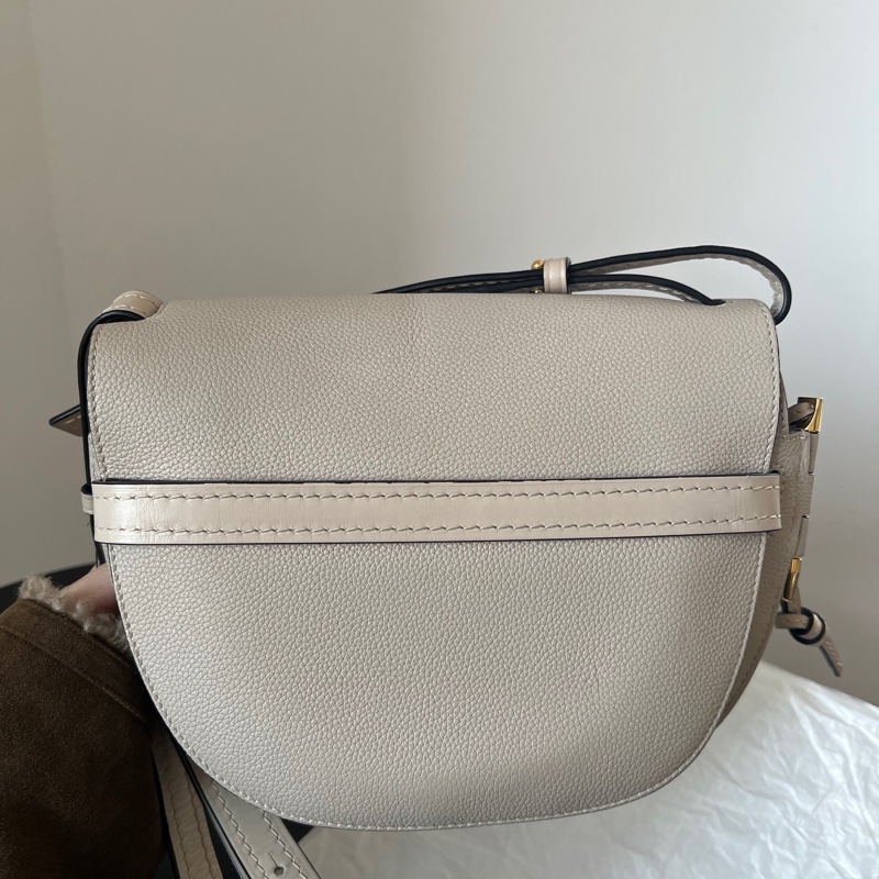 Loewe燕麥色馬鞍包Gate-5