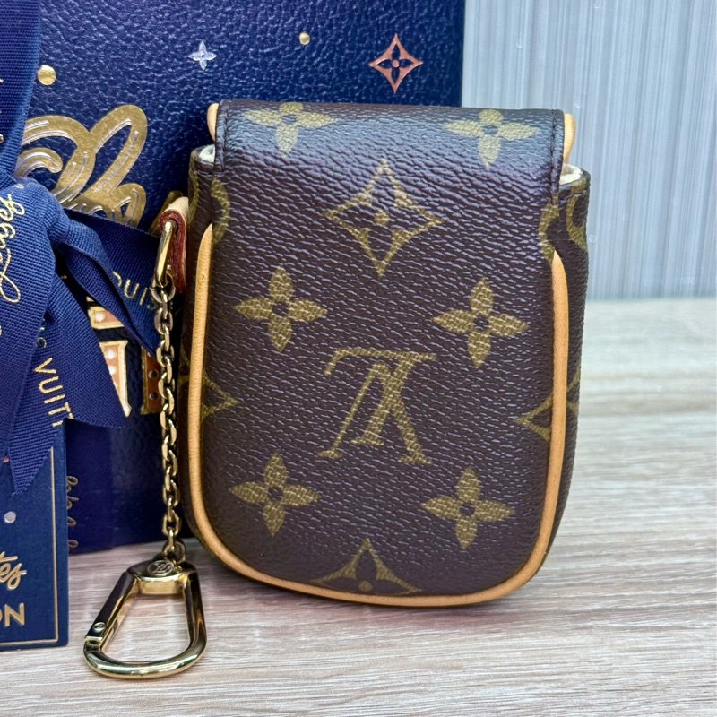LV M60020 字紋金釦肚臍鑰匙零錢包-5
