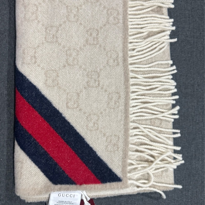 Gucci 全新奶茶色羊毛圍巾-1