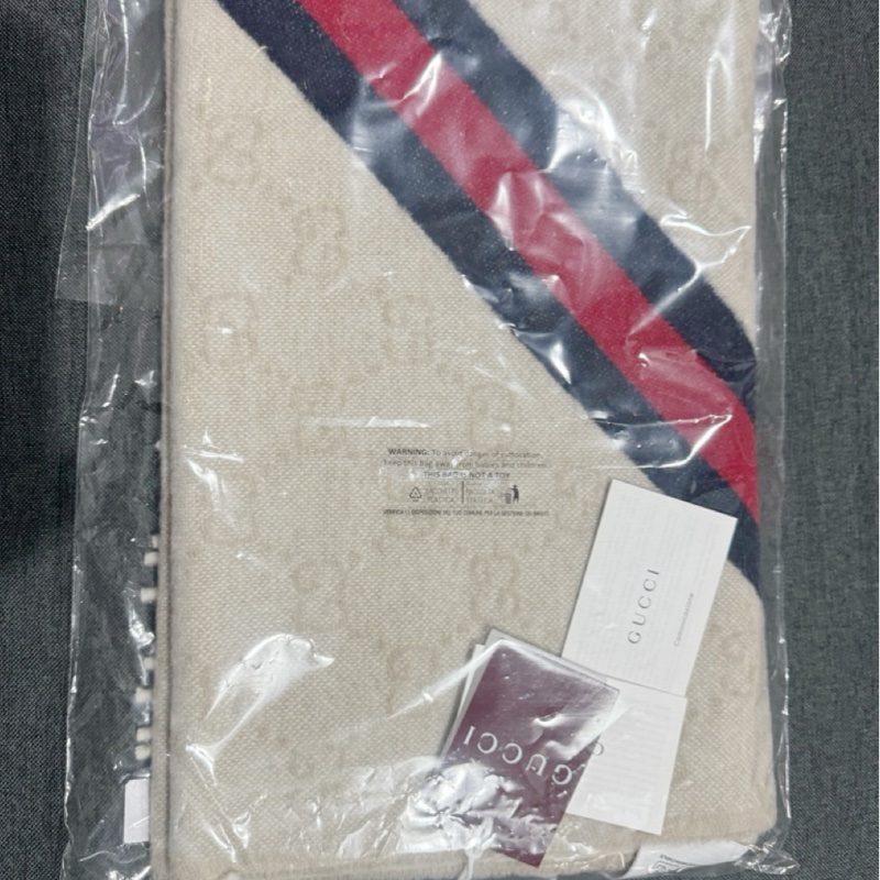 Gucci 全新奶茶色羊毛圍巾-3