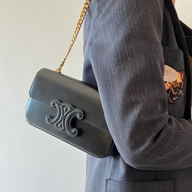 #過上新款在售12萬 #閒置🈶購證 Celine黑金凱旋門鏈條腋下包-1