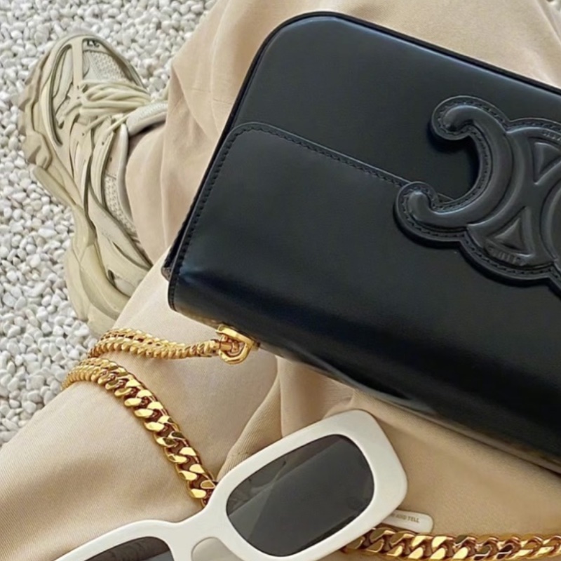 #過上新款在售12萬 #閒置🈶購證 Celine黑金凱旋門鏈條腋下包-5