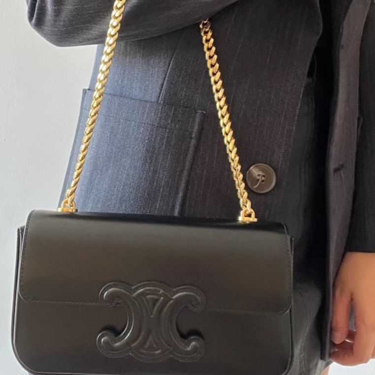 #過上新款在售12萬 #閒置🈶購證 Celine黑金凱旋門鏈條腋下包-8