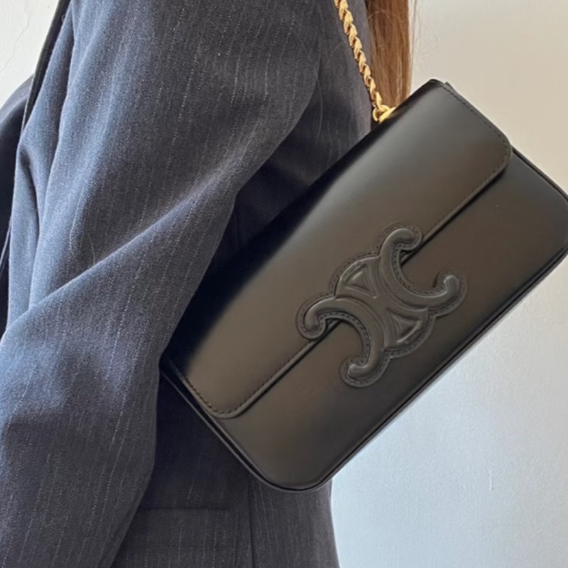 #過上新款在售12萬 #閒置🈶購證 Celine黑金凱旋門鏈條腋下包-13