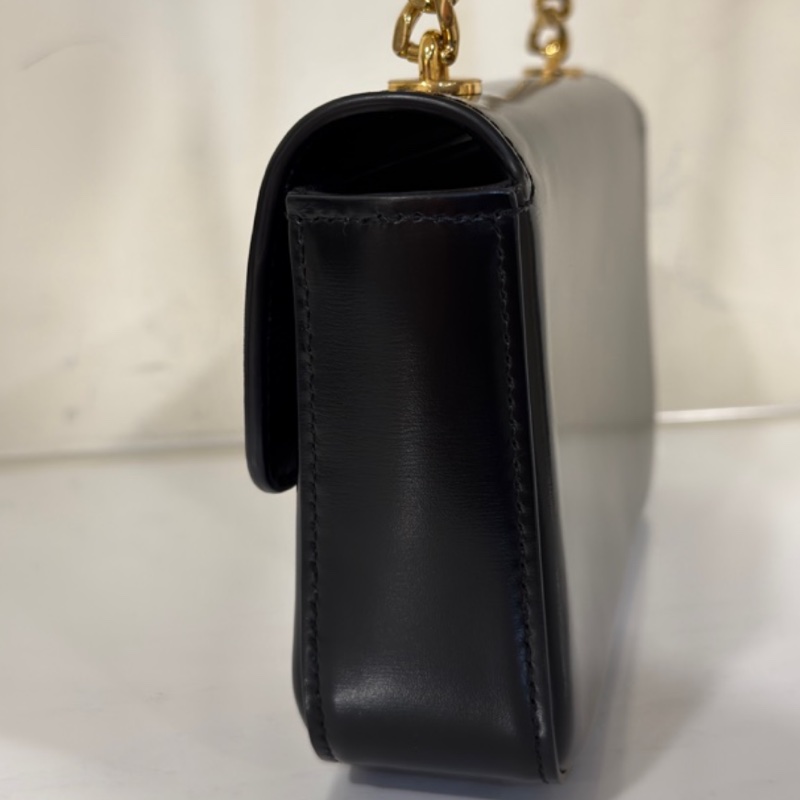 #過上新款在售12萬 #閒置🈶購證 Celine黑金凱旋門鏈條腋下包-17