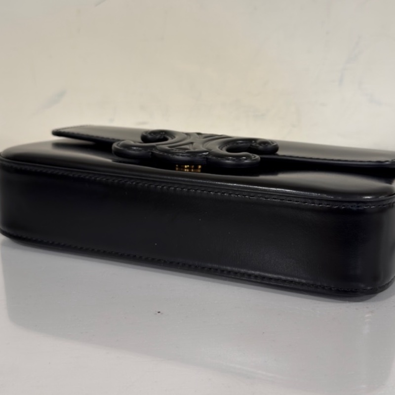 #過上新款在售12萬 #閒置🈶購證 Celine黑金凱旋門鏈條腋下包-18