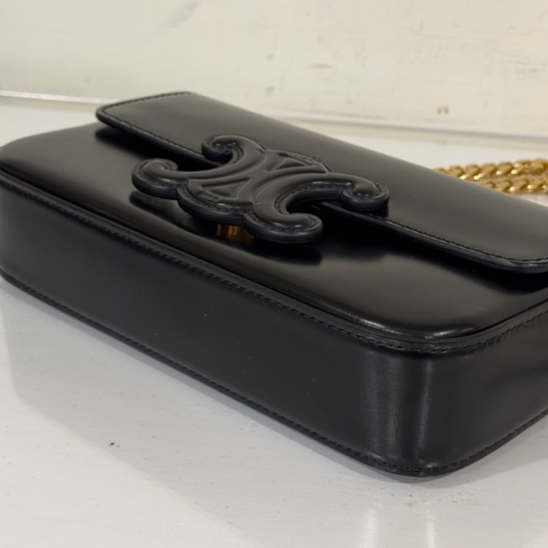 #過上新款在售12萬 #閒置🈶購證 Celine黑金凱旋門鏈條腋下包-19