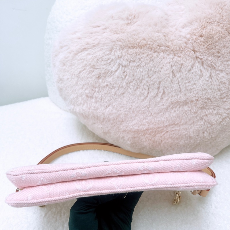 全新 Lv liv pochette 粉色丹寧腋下包-2