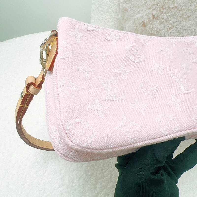 全新 Lv liv pochette 粉色丹寧腋下包-7