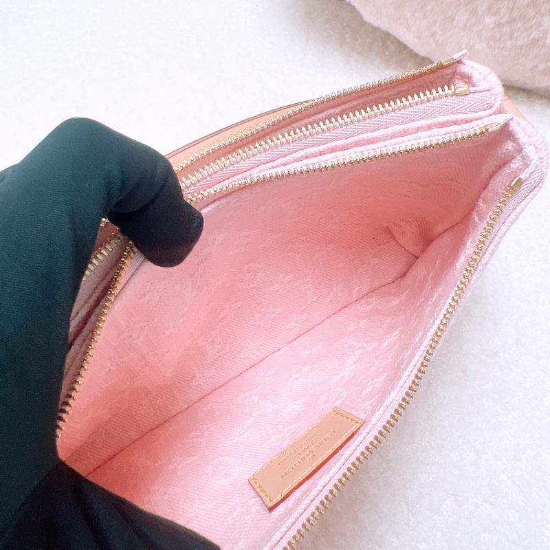 全新 Lv liv pochette 粉色丹寧腋下包-10
