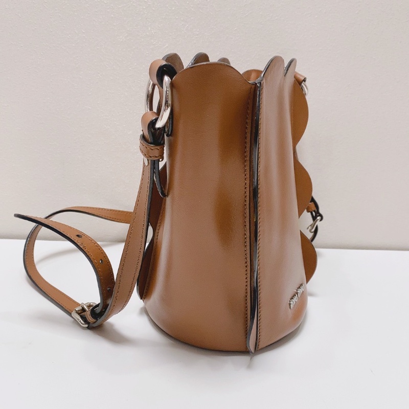 miumiu 棕色波浪邊花瓣包 15*22  98新配件塵袋-5