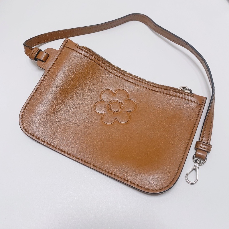 miumiu 棕色波浪邊花瓣包 15*22  98新配件塵袋-6