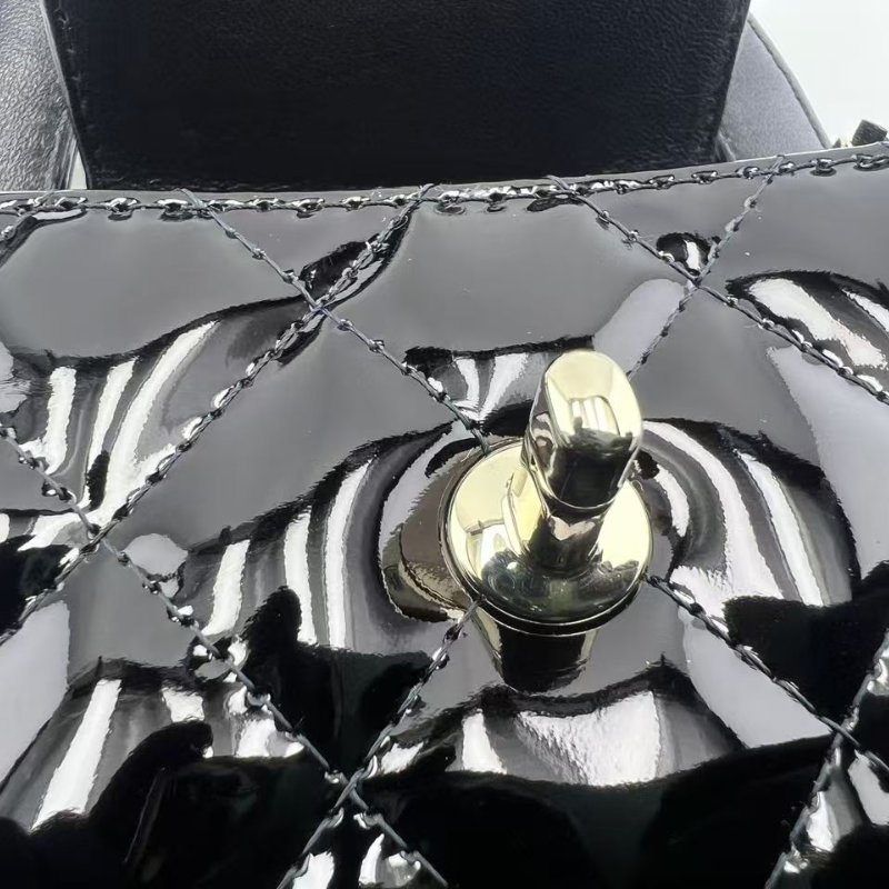 香奈兒 Kelly 漆皮黑金手提單肩斜挎包-12