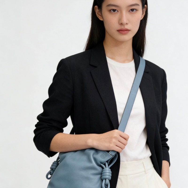 LOEWE 藍色flamenco系列肩背斜背包26*30*11.5 98新配件盒子塵袋-0