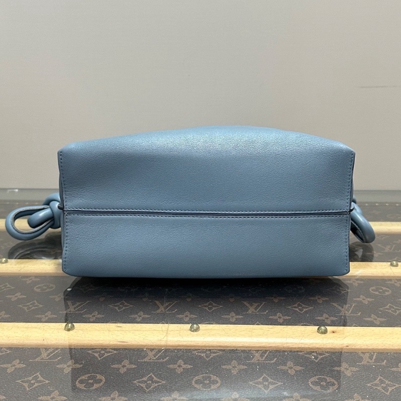 LOEWE 藍色flamenco系列肩背斜背包26*30*11.5 98新配件盒子塵袋-4