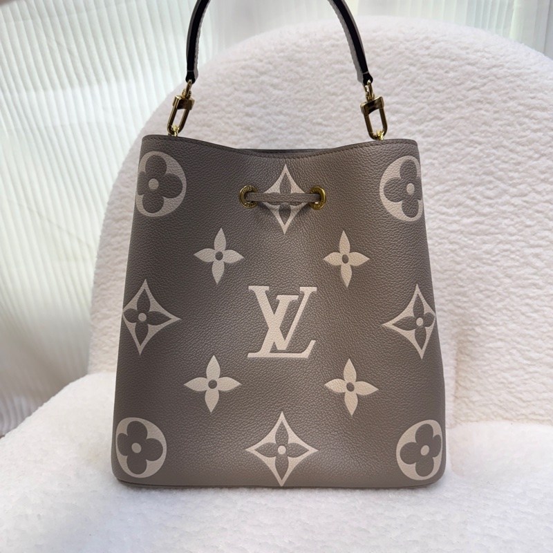 送🔥內膽包路易威登大象灰水桶包LV斑鳩灰牛皮NéoNoé MM抽繩水桶包M45555-4