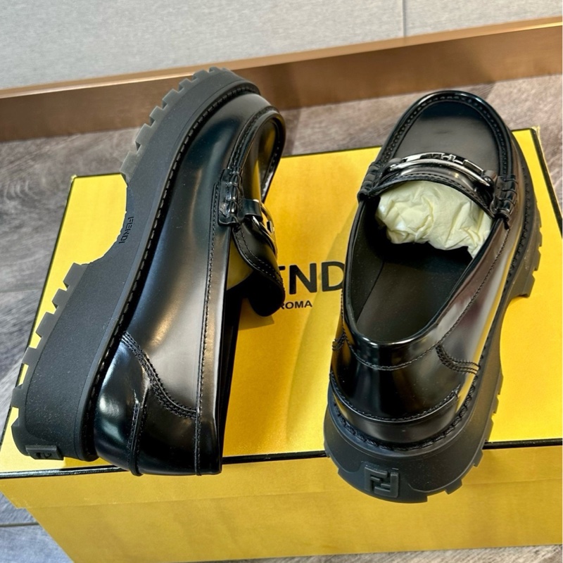 閑置未使用 Fendi 芬迪樂福鞋43碼-1