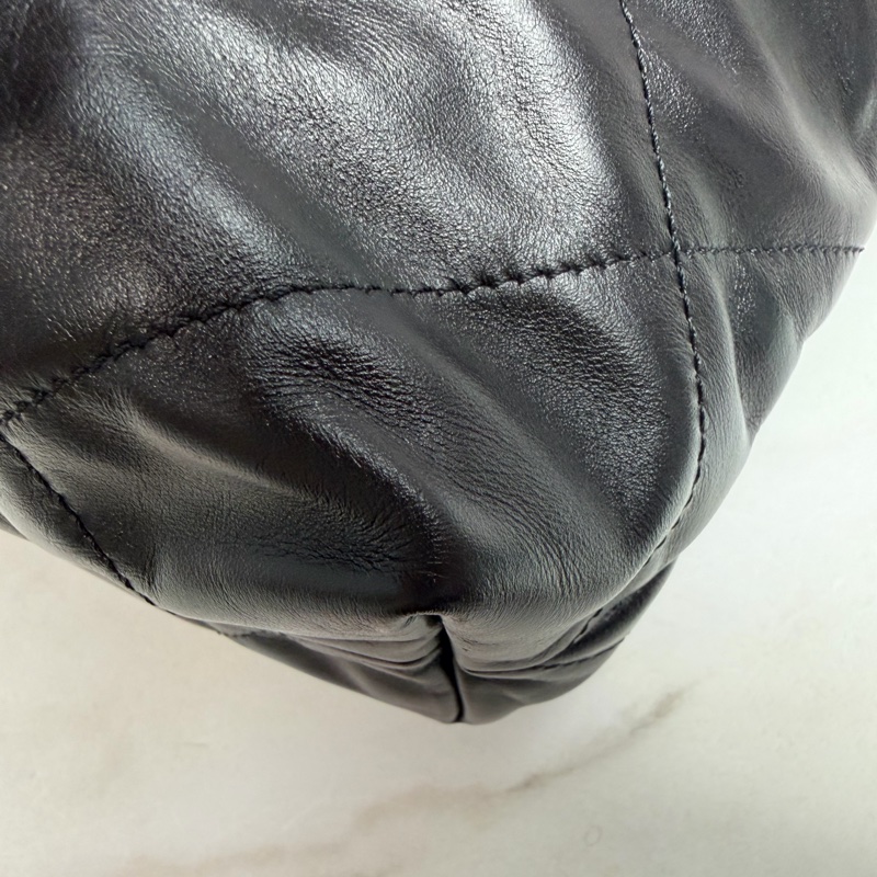 Chanel 香奈兒 22 Bag 黑金 小號-11