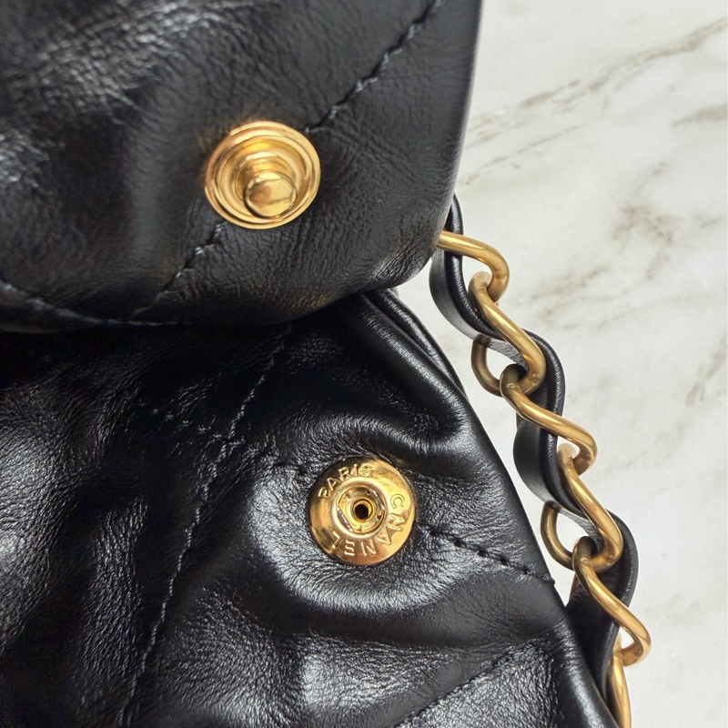 Chanel 香奈兒 22 Bag 黑金 小號-16
