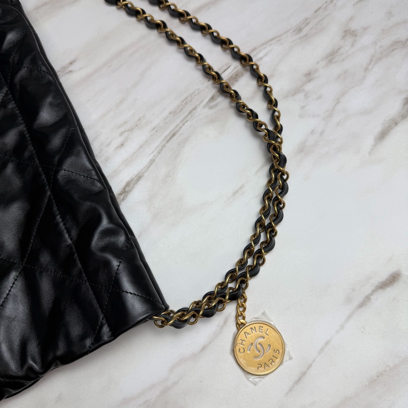 Chanel 香奈兒 22 Bag 黑金 小號-18