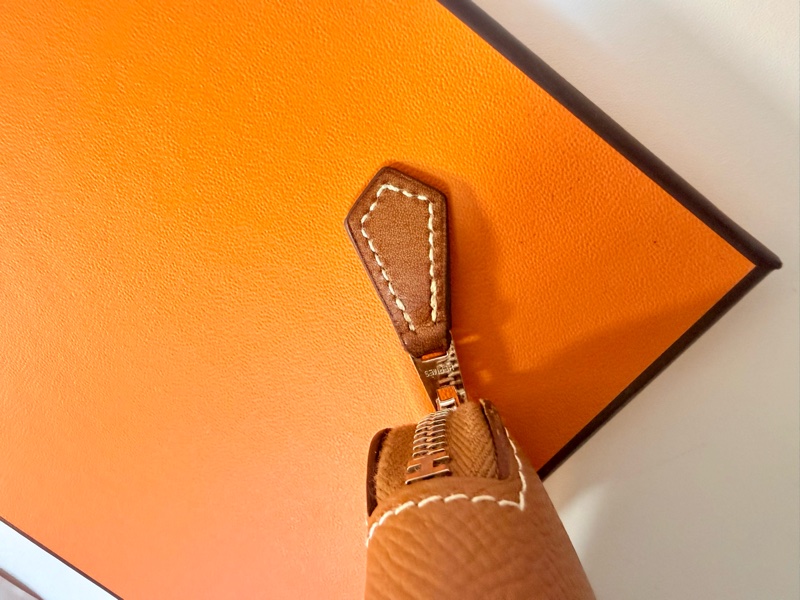 ✔️ Hermès Silk’In 經典絲巾拉鍊長夾｜金棕色（C刻）-24