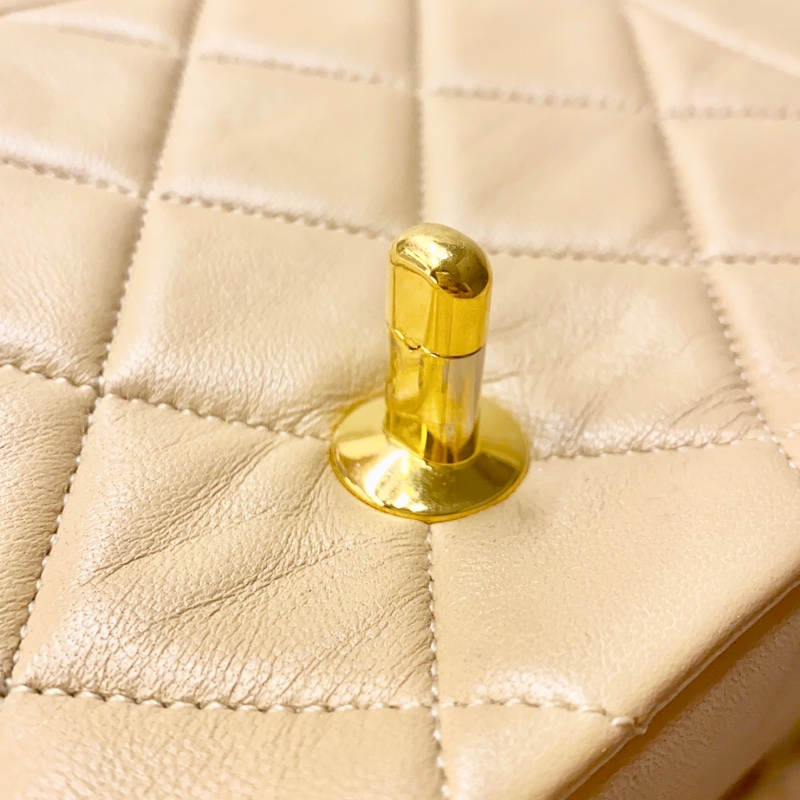 CHANEL 香奈兒 ｜Diana Flap 黛妃奶茶羊皮金扣包 肩背包（中古）-10