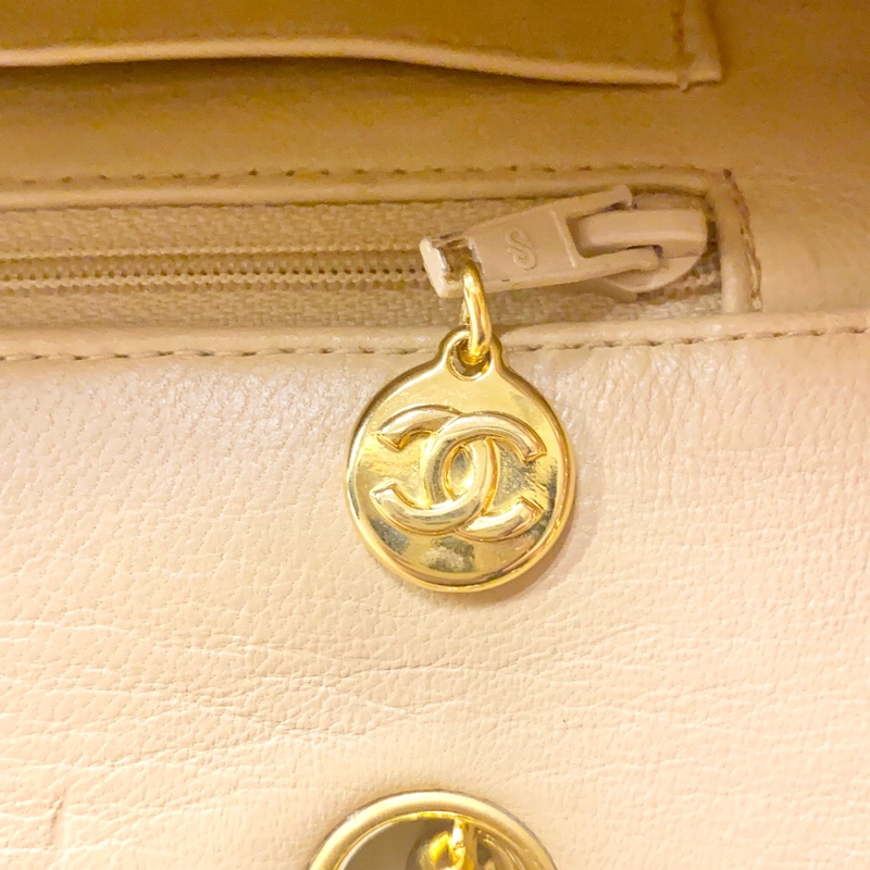 CHANEL 香奈兒 ｜Diana Flap 黛妃奶茶羊皮金扣包 肩背包（中古）-12