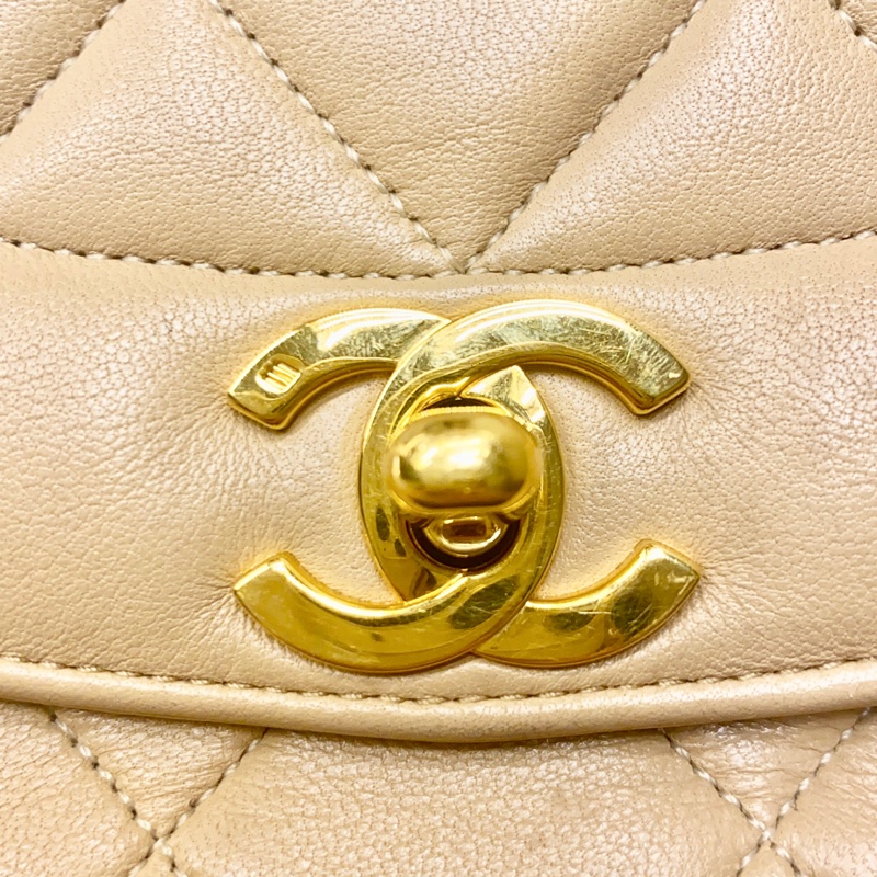 CHANEL 香奈兒 ｜Diana Flap 黛妃奶茶羊皮金扣包 肩背包（中古）-21