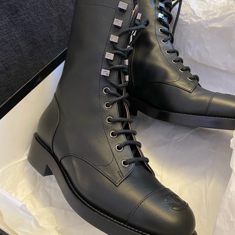 全新 Chanel香奈兒黑色雙C鞋頭logo皮革高幫馬丁靴 38碼。-3