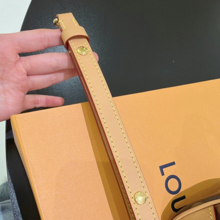 【近新閒置品】Louis Vuitton 路易威登LV Boulogne牛角包新款棕邊復古肩背包-17