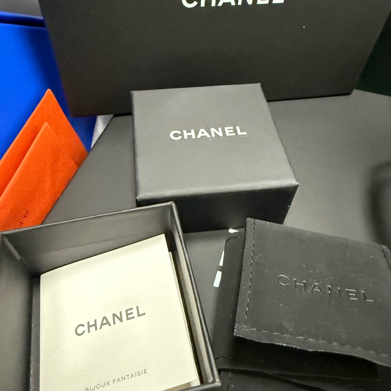 Chanel 鏤空 雙C Logo耳環-0