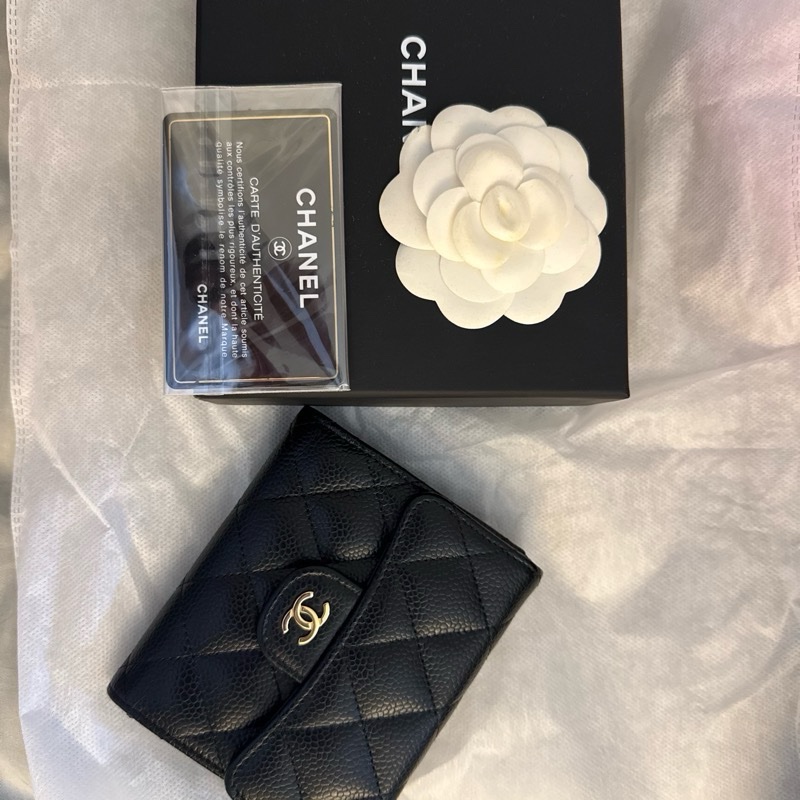 CHANEL 荔枝菱格紋牛皮 三摺短夾 金釦-0