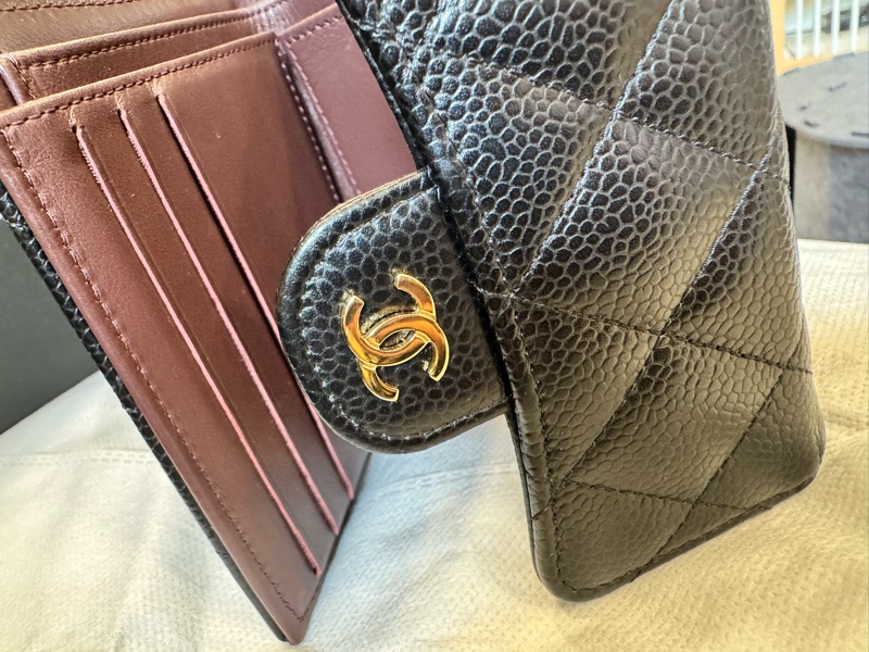 CHANEL 荔枝菱格紋牛皮 三摺短夾 金釦-3