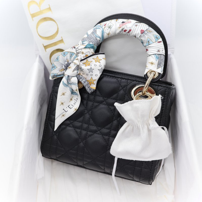 (專櫃 175,000) 近新品況🎁 配件齊全 Dior 迪奧 Lady Dior mini 黑色 籐格紋羊皮 羊皮 肩背包 小型手提包 附背帶及L'Étoile Mitzah 絲巾-1