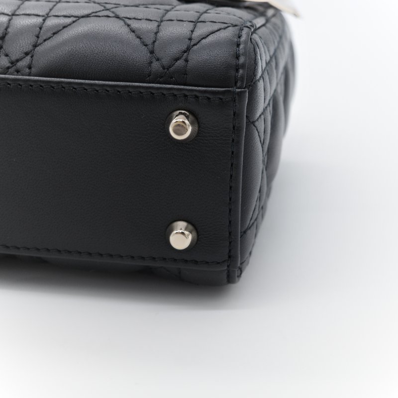 (專櫃 175,000) 近新品況🎁 配件齊全 Dior 迪奧 Lady Dior mini 黑色 籐格紋羊皮 羊皮 肩背包 小型手提包 附背帶及L'Étoile Mitzah 絲巾-9