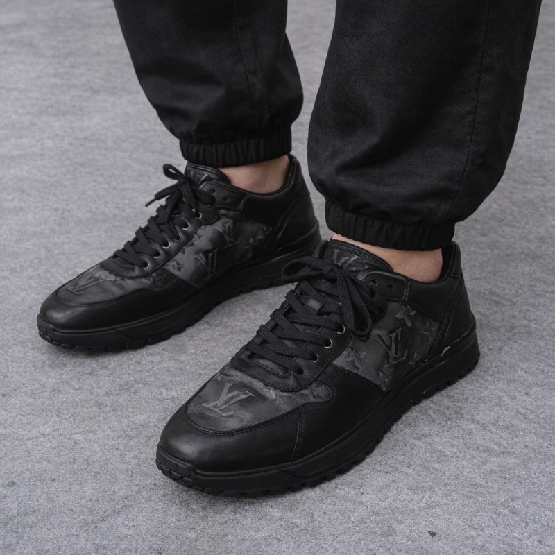 【LV👜全品項限時降價‼️】㊣✨Louis Vuitton✨**尺寸:7**(附鞋盒)路易威登 LV 黑武士 老花 黑色 潮流 皮革 拼接 球鞋 休閒鞋 運動鞋/二手鞋/二手精品/保證正品🌳二手樹屋🌳-50