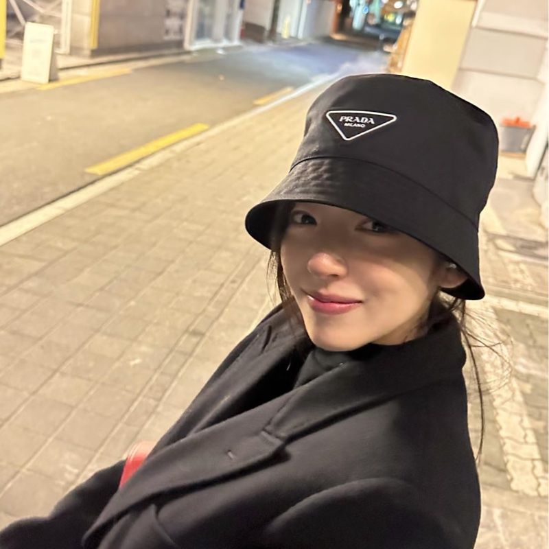 PRADA 黑色 三角logo 漁夫帽 遮陽帽 休閒帽 帽子-2