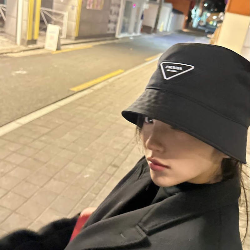 PRADA 黑色 三角logo 漁夫帽 遮陽帽 休閒帽 帽子-12