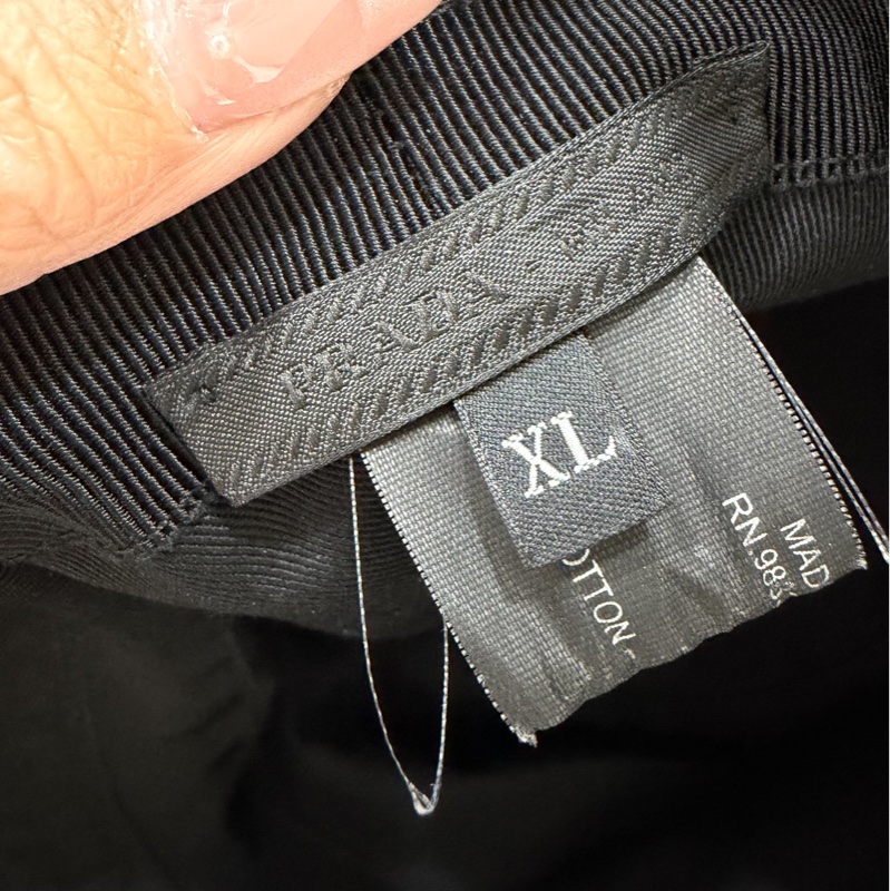 PRADA 黑色 三角logo 漁夫帽 遮陽帽 休閒帽 帽子-26