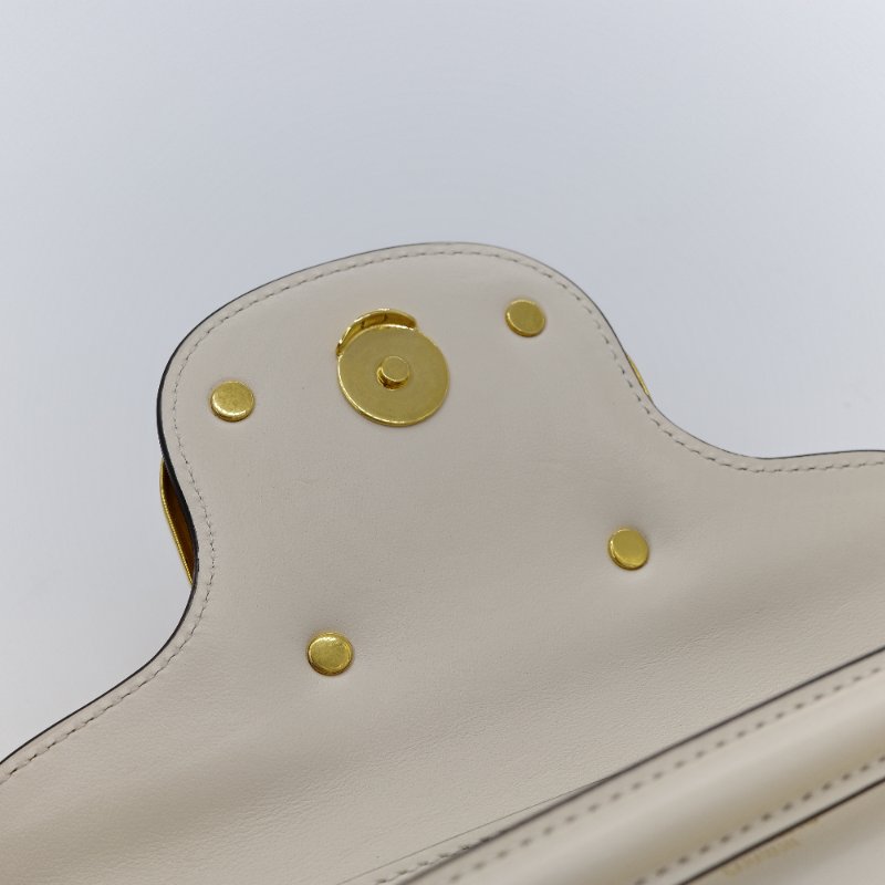 Valentino 范倫鐵諾 Locò 淺象牙白 金釦 小牛皮 鍊條 斜背包 肩背包-8