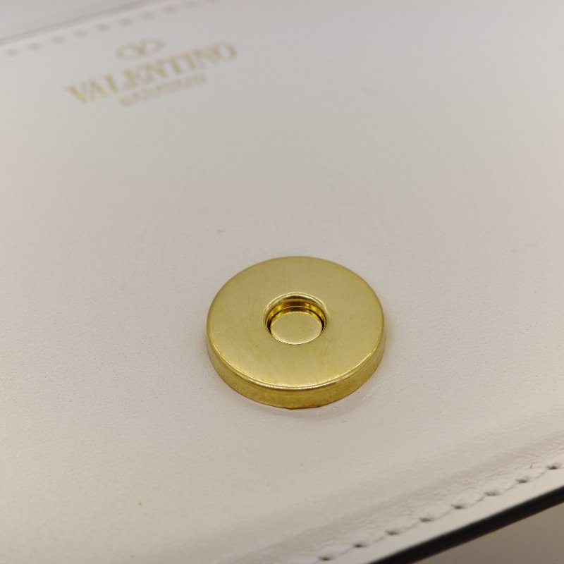 Valentino 范倫鐵諾 Locò 淺象牙白 金釦 小牛皮 鍊條 斜背包 肩背包-11