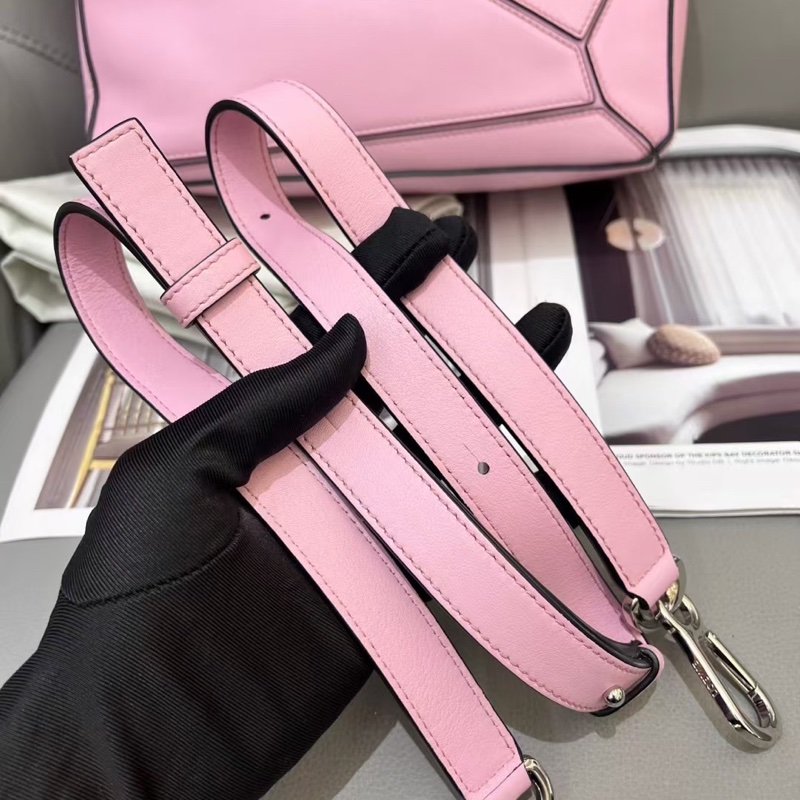 98新Loewe羅意威櫻花粉puzzle 底長25 52有塵袋-4