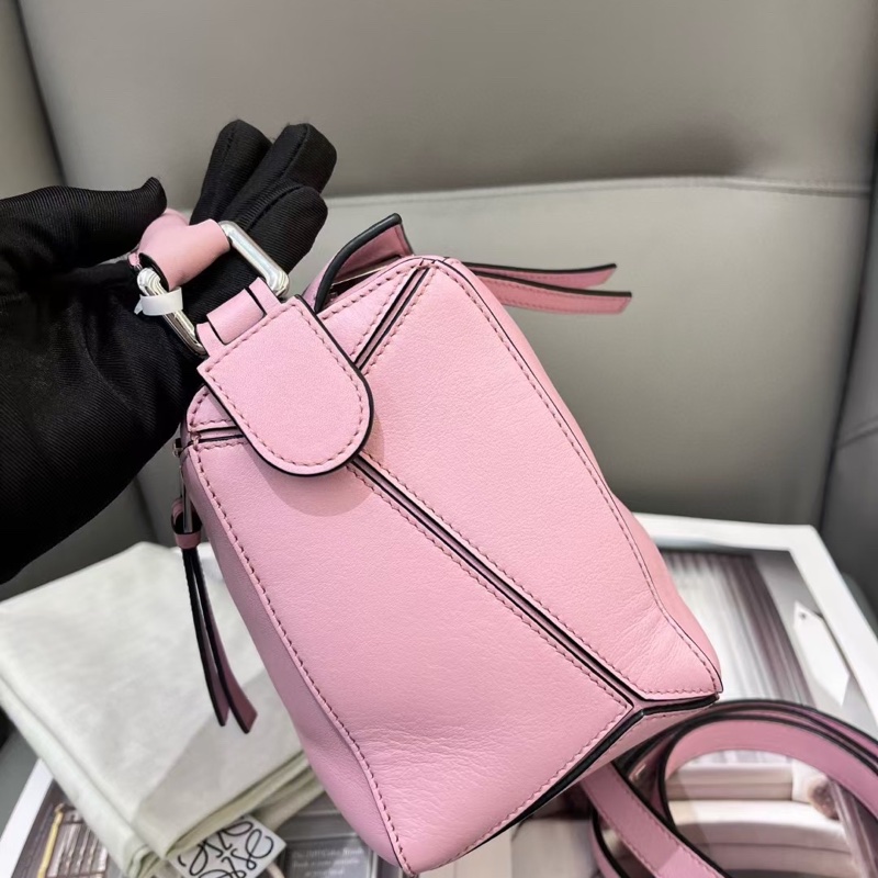 98新Loewe羅意威櫻花粉puzzle 底長25 52有塵袋-9