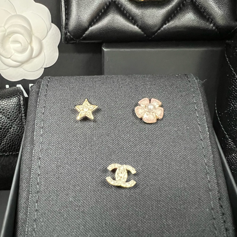 Chanel 26C金色耳環 星星 花朵 雙C(針式)-1