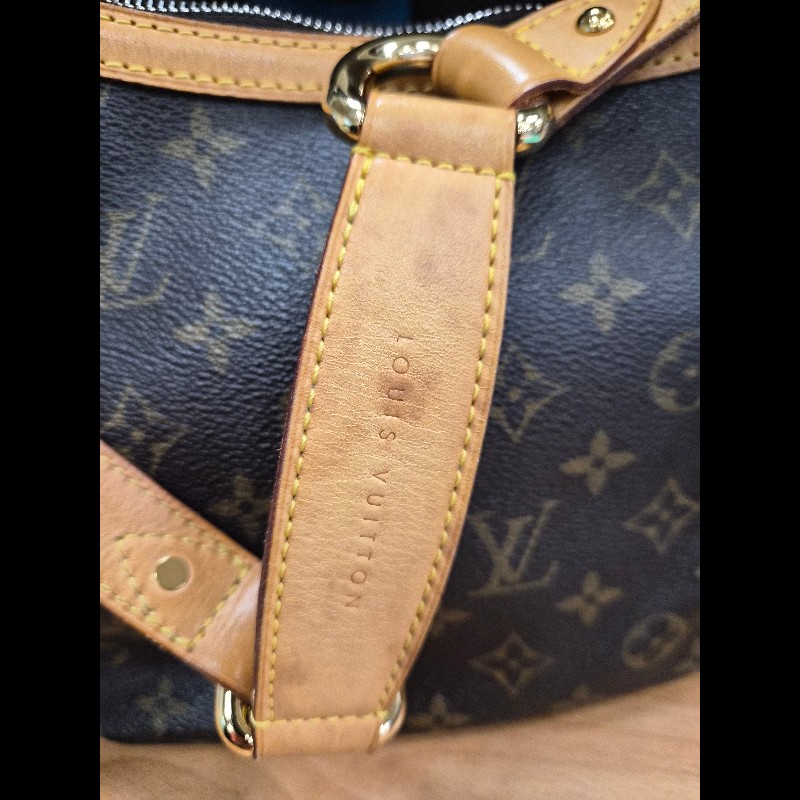 LOUIS VUITTON LV 肚臍包-11
