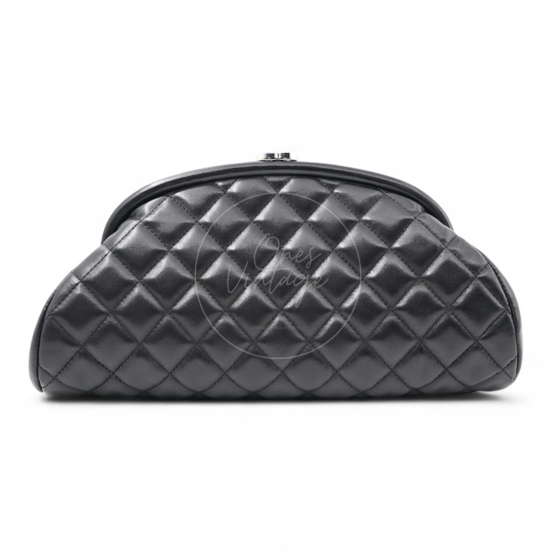 [Pre-owned] Chanel Quilted Timeless Kisslock Clutch Black Lambskin Bag-1