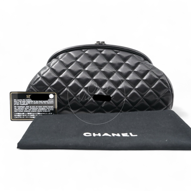 [Pre-owned] Chanel Quilted Timeless Kisslock Clutch Black Lambskin Bag-24