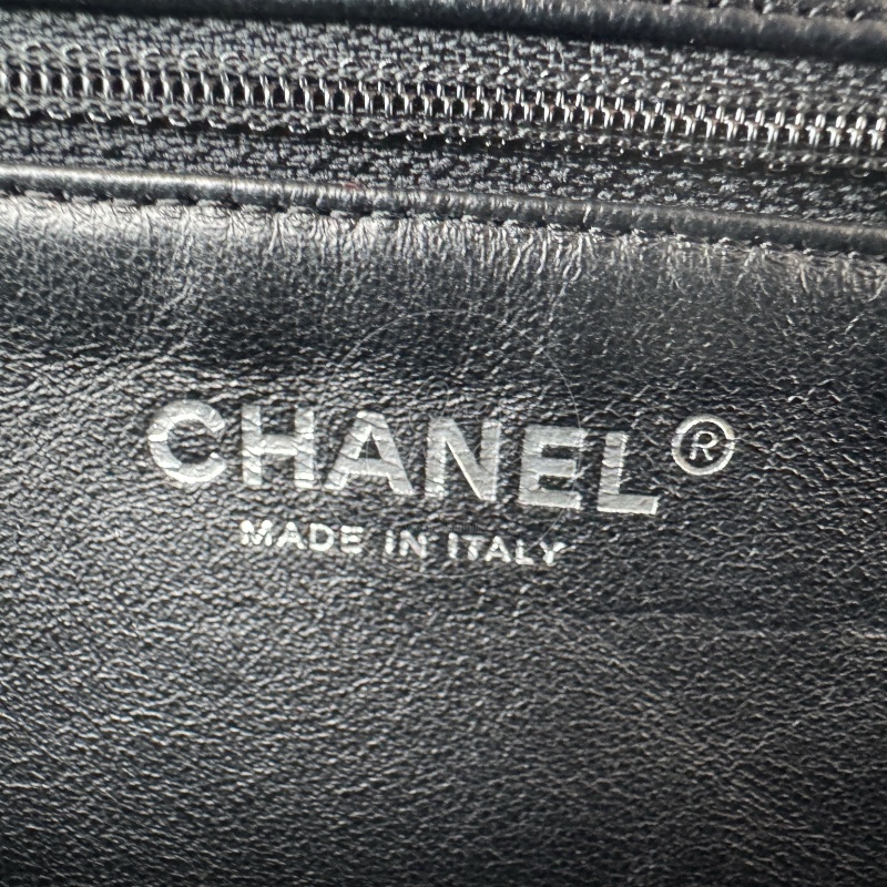 [Pre-owned] Chanel Quilted Timeless Kisslock Clutch Black Lambskin Bag-25