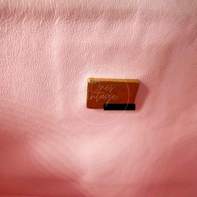 [Pre-owned] Chanel Caviar 22A Pink Small Classic Double Flap Bag 23-19